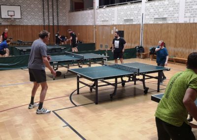 Neue Tischtennisplatten beim SV Arget