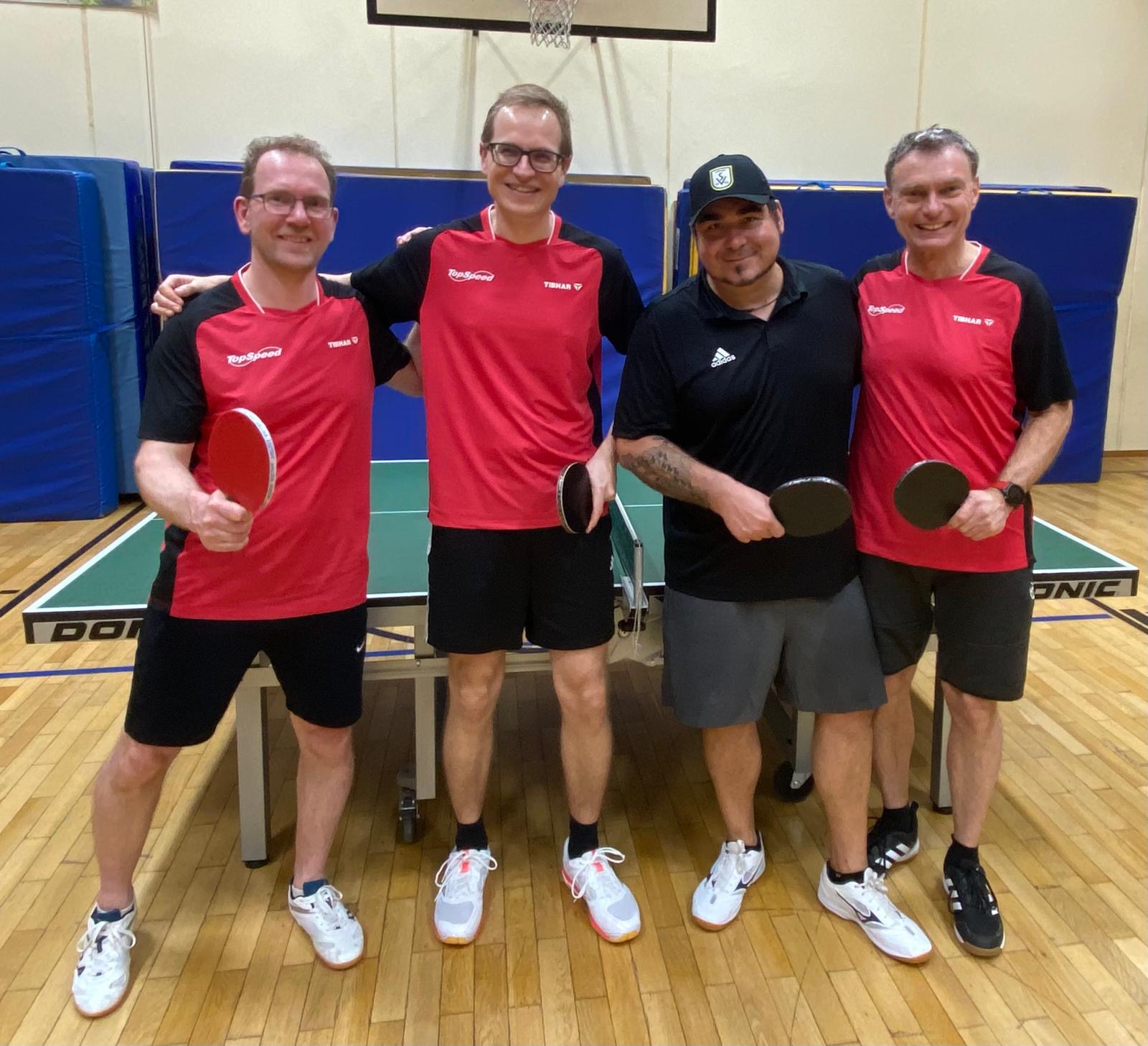 Tischtennis: SV Arget II gegen Waldtrudering – Spielszene